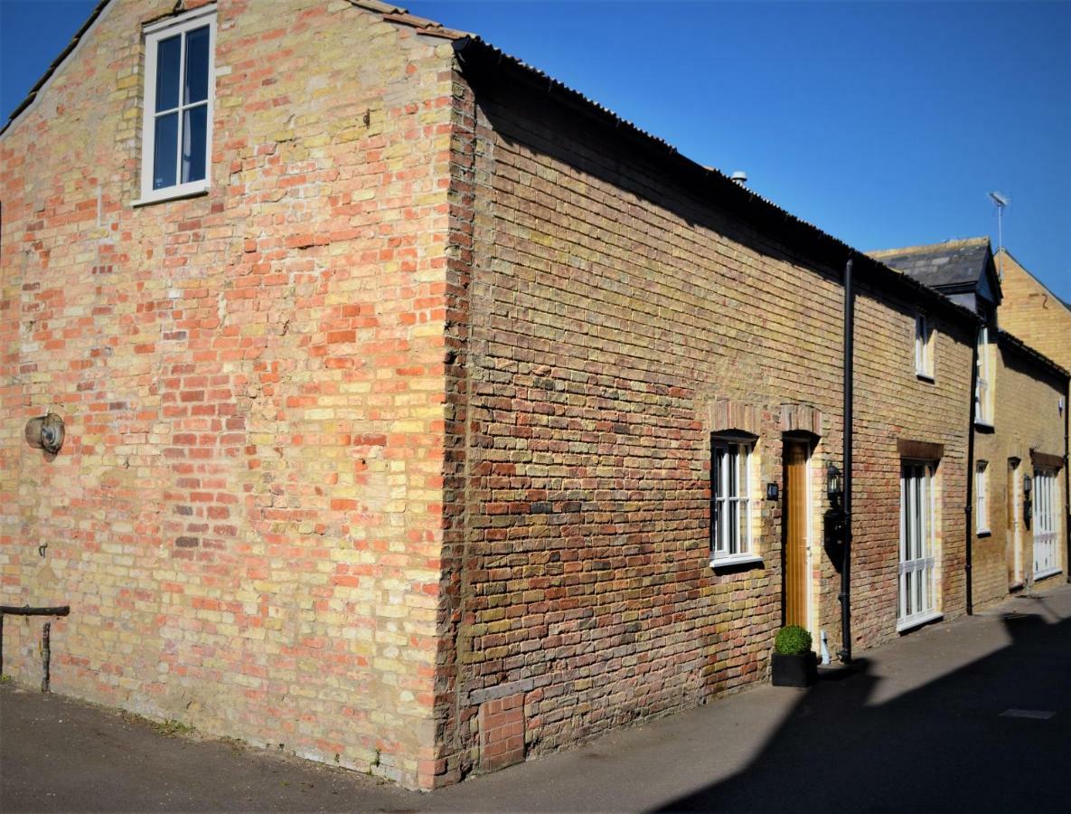 The Old Bottle Store - 2 Double Bedrooms, 2 Bathrooms, St Ives, Cambridgeshire St Ives  Kültér fotó