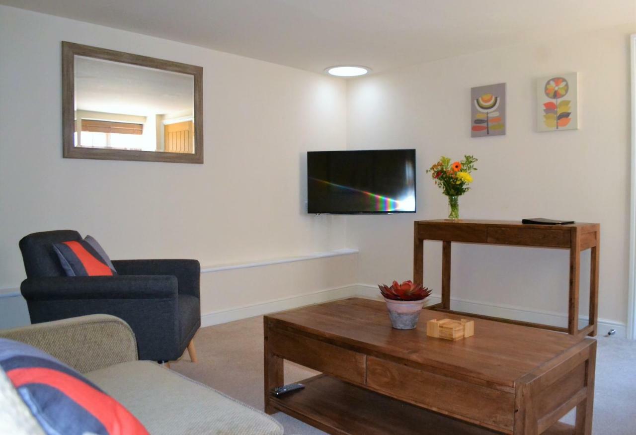 The Old Bottle Store - 2 Double Bedrooms, 2 Bathrooms, St Ives, Cambridgeshire St Ives  Kültér fotó